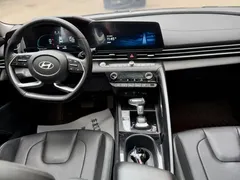 2023 Hyundai Elantra 1.5L CVT LUX Premium — фото 22
