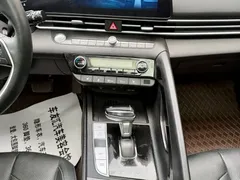 2023 Hyundai Elantra 1.5L CVT LUX Premium — фото 23