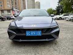 2023 Hyundai Elantra 1.5L CVT LUX Premium — фото 2