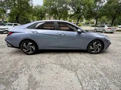 2023 Hyundai Elantra 1.5L CVT LUX Premium — фото 7
