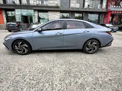 2023 Hyundai Elantra 1.5L CVT LUX Premium — фото 8