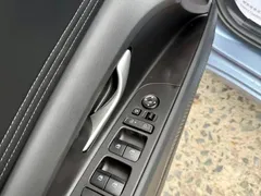 2023 Hyundai Elantra 1.5L CVT LUX Premium — фото 17