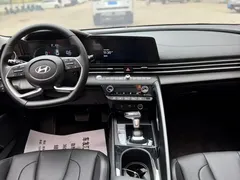 2023 Hyundai Elantra 1.5L CVT LUX Premium — фото 22