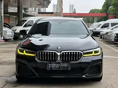 2022 BMW 5 Series 5 540i Fashion M, чёрный — фото 2