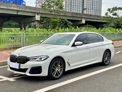 2022 BMW 5 Series 5 525Li M