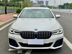 2022 BMW 5 Series 5 525Li M, белый — фото 2