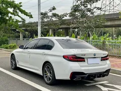 2022 BMW 5 Series 5 525Li M, белый — фото 4
