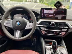 2022 BMW 5 Series 5 525Li M, белый — фото 9