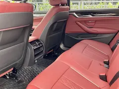 2022 BMW 5 Series 5 525Li M, белый — фото 11
