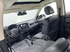 2021 Mitsubishi Outlander 2.0L 2WD 7, белый — фото 6