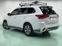 2021 Mitsubishi Outlander 2.0L 2WD 7, белый — фото 7