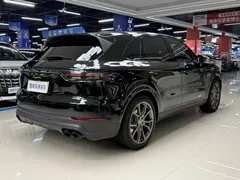 2023 Porsche Cayenne E-Hybrid 2.0T PHEV Platinum, чёрный — фото 16