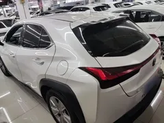 2020 Lexus UX 200, белый — фото 5