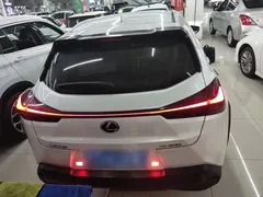 2020 Lexus UX 200, белый — фото 6