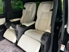 2020 Lexus LM 300h four-seater — фото 11