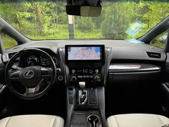 2020 Lexus LM 300h four-seater — фото 12