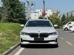 2022 BMW 5 Series 5 530Li xDrive, белый — фото 2
