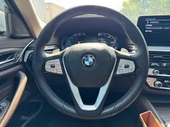 2022 BMW 5 Series 5 530Li xDrive, белый — фото 5