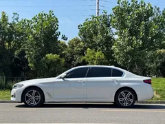 2022 BMW 5 Series 5 530Li xDrive, белый — фото 17