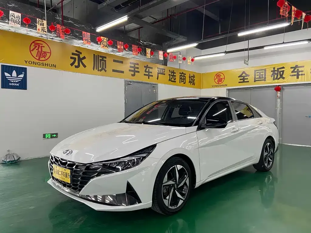 2021 Hyundai Elantra 1.5L CVT LUX Premium