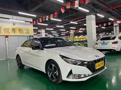 2021 Hyundai Elantra 1.5L CVT LUX Premium, белый — фото 2