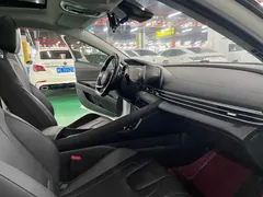 2021 Hyundai Elantra 1.5L CVT LUX Premium, белый — фото 4