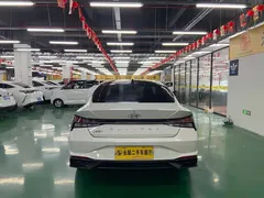 2021 Hyundai Elantra 1.5L CVT LUX Premium, белый — фото 11