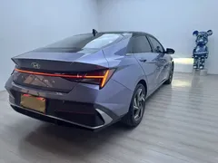 2023 Hyundai Elantra 1.5L CVT TOP Flagship, синий — фото 5
