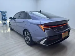 2023 Hyundai Elantra 1.5L CVT TOP Flagship, синий — фото 6