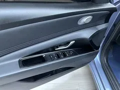 2023 Hyundai Elantra 1.5L CVT TOP Flagship, синий — фото 13
