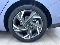 2023 Hyundai Elantra 1.5L CVT TOP Flagship, синий — фото 18