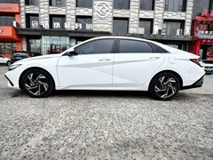 2023 Hyundai Elantra 1.5L CVT LUX Premium, белый — фото 8