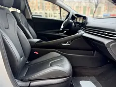 2023 Hyundai Elantra 1.5L CVT LUX Premium, белый — фото 13