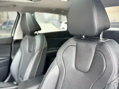 2023 Hyundai Elantra 1.5L CVT LUX Premium, белый — фото 17