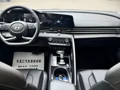 2023 Hyundai Elantra 1.5L CVT LUX Premium, белый — фото 24