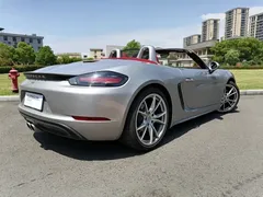 2022 Porsche 718 Boxster 2.0T — фото 13