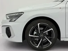 2023 Audi A3 Sportback 35 TFSI Fashion Sport, белый — фото 23