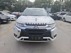 2021 Mitsubishi Outlander 2.0L 2WD 7, белый — фото 2
