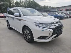 2021 Mitsubishi Outlander 2.0L 2WD 7, белый — фото 3