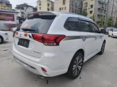 2021 Mitsubishi Outlander 2.0L 2WD 7, белый — фото 6