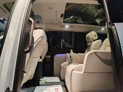 2025 Li Auto MEGA Ultra Smart Refresh, белый — фото 10