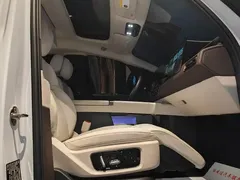 2025 Li Auto MEGA Ultra Smart Refresh, белый — фото 24