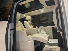 2025 Li Auto MEGA Ultra Smart Refresh, белый — фото 28