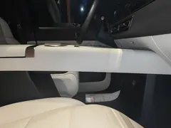 2025 Li Auto MEGA Ultra Smart Refresh, белый — фото 31