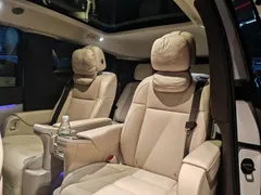 2025 Li Auto MEGA Ultra Smart Refresh, белый — фото 35
