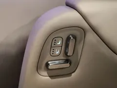 2025 Li Auto MEGA Ultra Smart Refresh, белый — фото 41