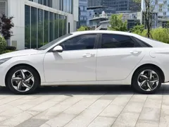 2021 Hyundai Elantra 240TGDi DCT LUX Premium, белый — фото 10