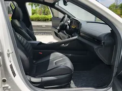 2021 Hyundai Elantra 240TGDi DCT LUX Premium, белый — фото 30