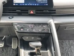 2021 Hyundai Elantra 240TGDi DCT LUX Premium, белый — фото 37