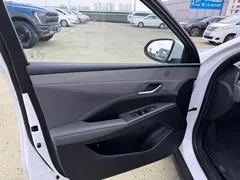 2025 BYD Seal 05 55KM, белый — фото 15